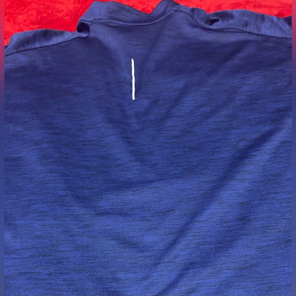XL- Nike Navy Blue Running Shirt with Thumb Holes! Seriously like New! - Picture 12 of 15